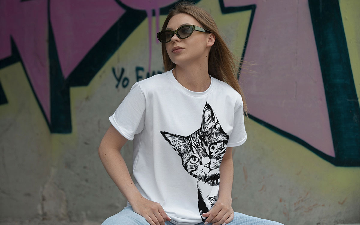 asymmetrical minimalist t-shirt design idea